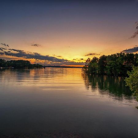 Lake Norman Hideaway Mooresville Bagian luar foto
